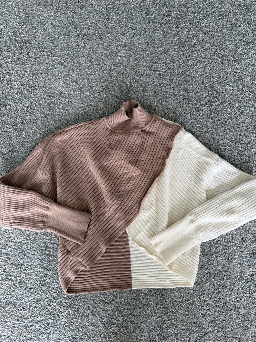 Express Two-Tone Ribbed Mock Neck Sweater - Tan & Cream